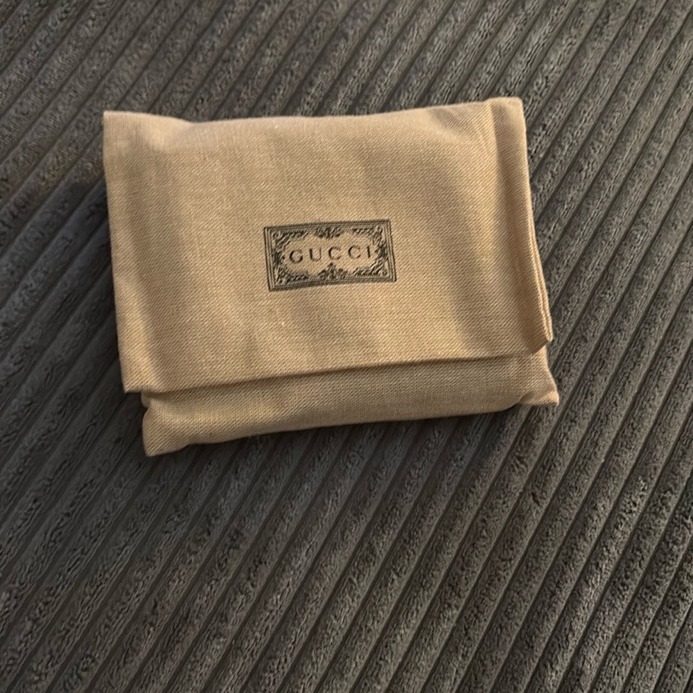 Never used Gucci wallet - Picture 1 of 4